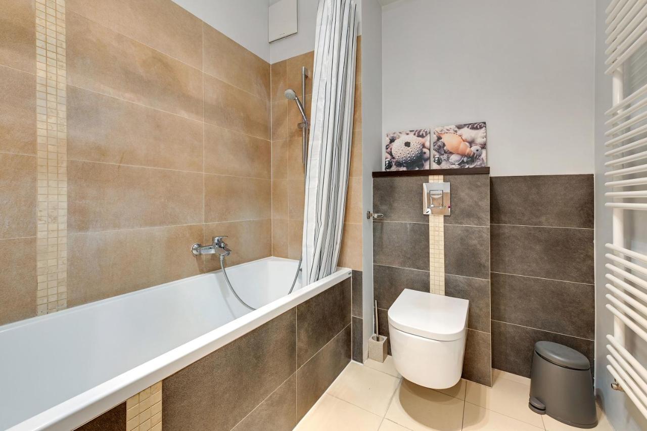 Wave Apartments - Szafarnia Old Town Гданьск Экстерьер фото