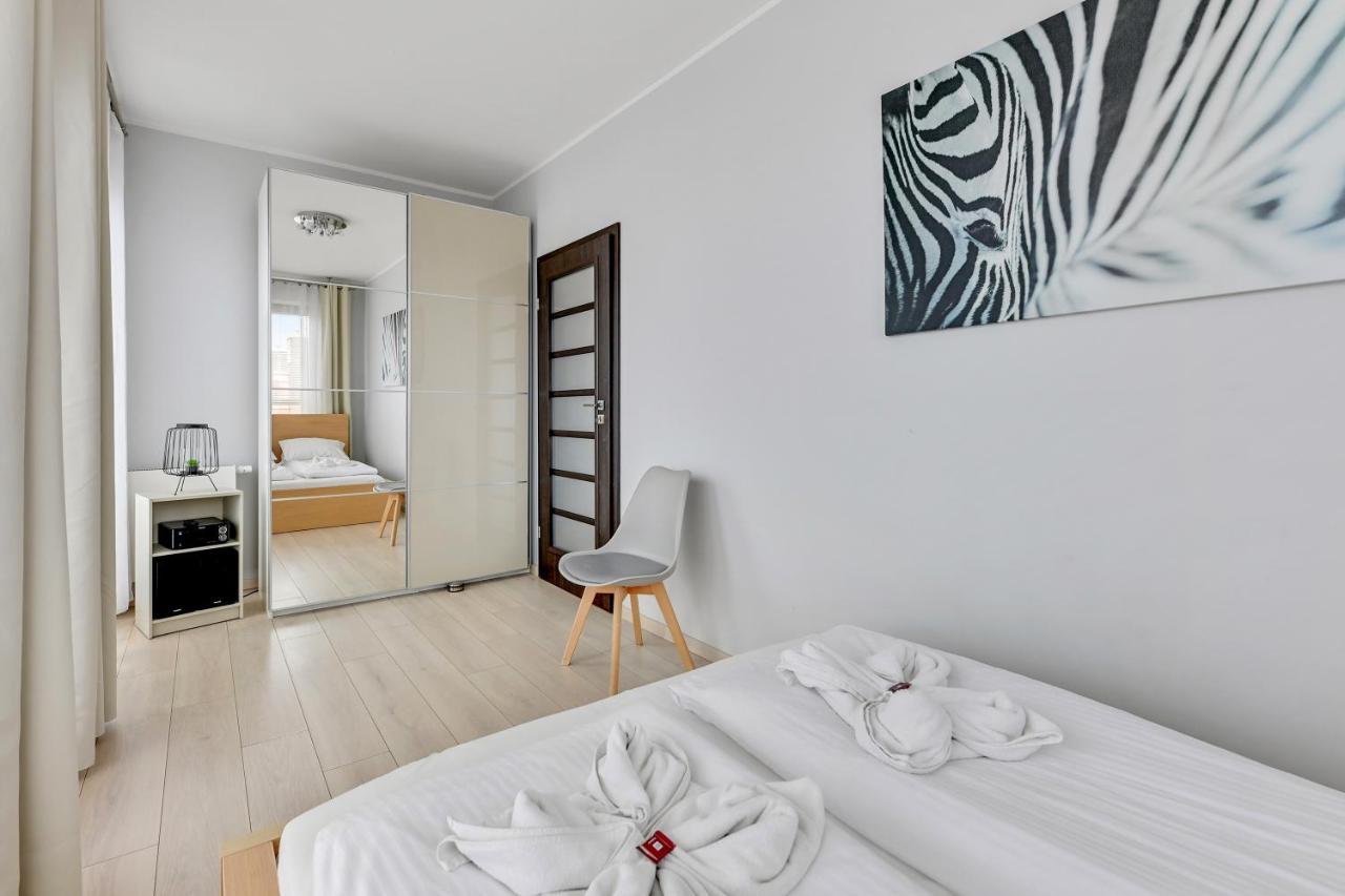 Wave Apartments - Szafarnia Old Town Гданьск Экстерьер фото